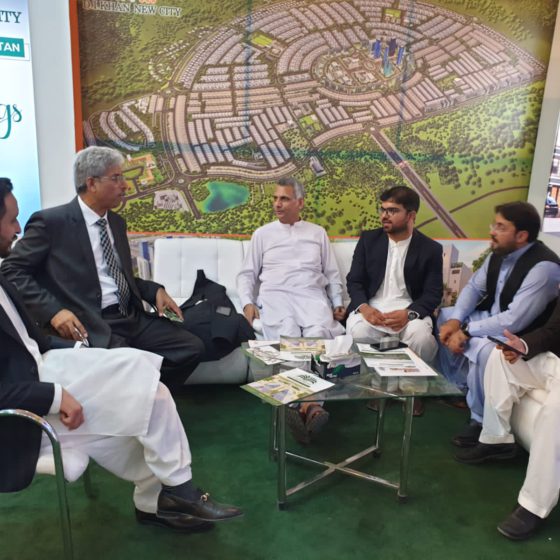 Amin Hafeez, renowned journalist of #Pakistan, visited #dikhannewcity stall at the #Quetta Property Expo